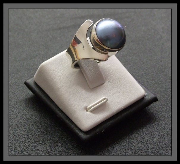 Adjustable silver Ring with synthetic blue pearl