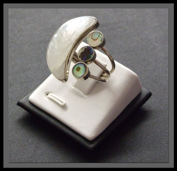 Adjustable Silver Ring with Mother Of Pearl