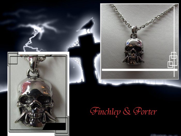 Gothic Skull On Chain Necklace - Chrome