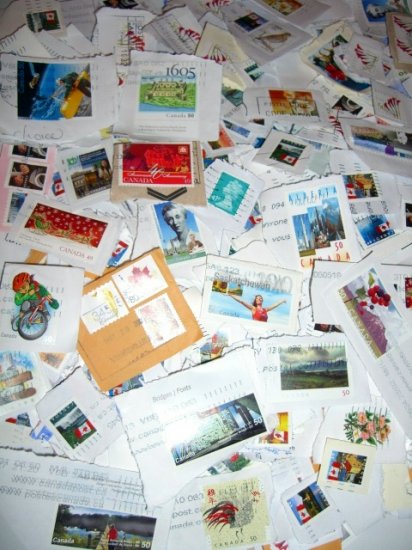 Mixed Lot of 50 Canadian Stamps (Used)