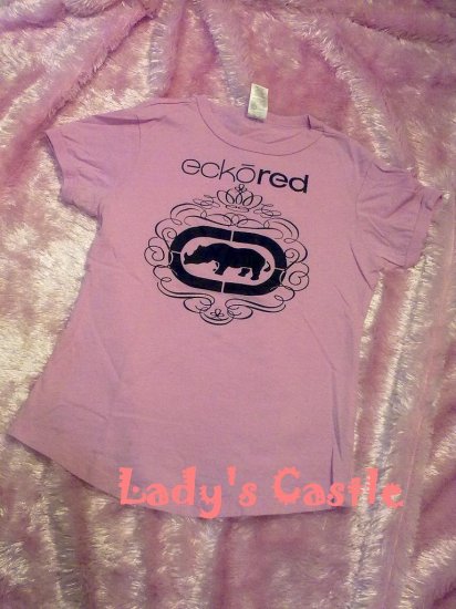 The pink eckored tee