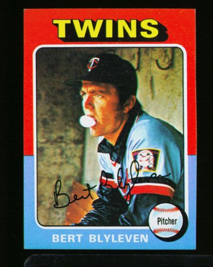 1975 TOPPS MINI #30 BERT BLYLEVEN TWINS NM