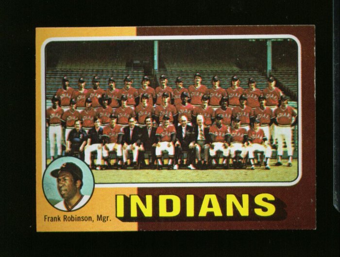 1975 TOPPS MINI #331 INDIANS TEAM ROBINSON NM