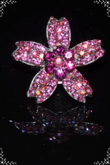 Daisy on star crystal ring in pink R1238