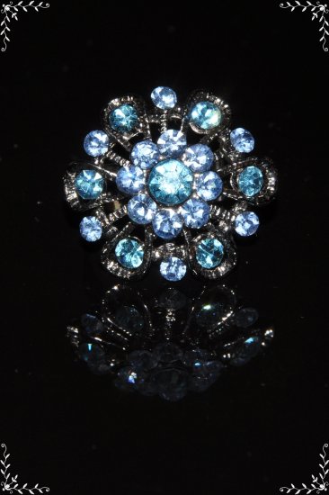 Two tone blue crystal flower vintage style ring R1244