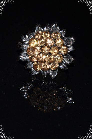 Yellow crystal flower with metal leaves ring R1251