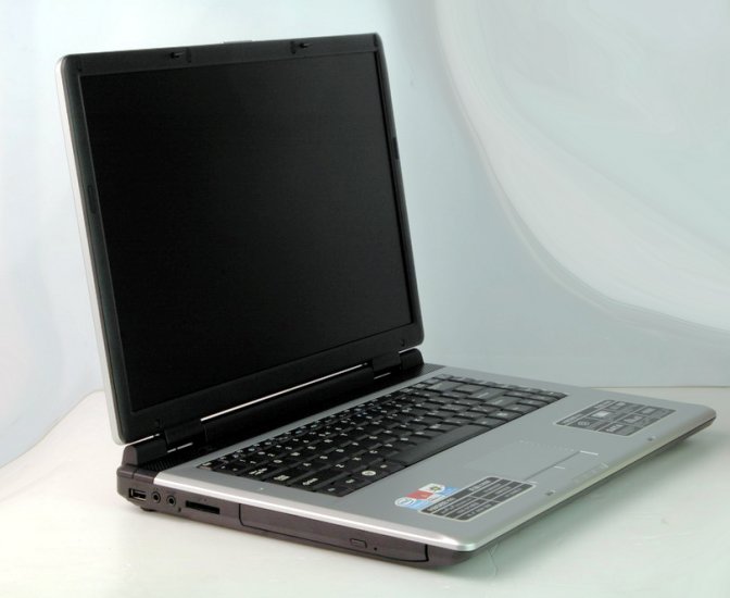 ML581 15.4''