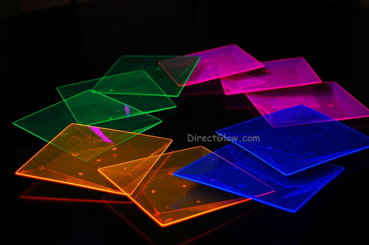 Blacklight Reactive 6.5 Inch Square Twist Plastic Party Plates- 10 ct.
