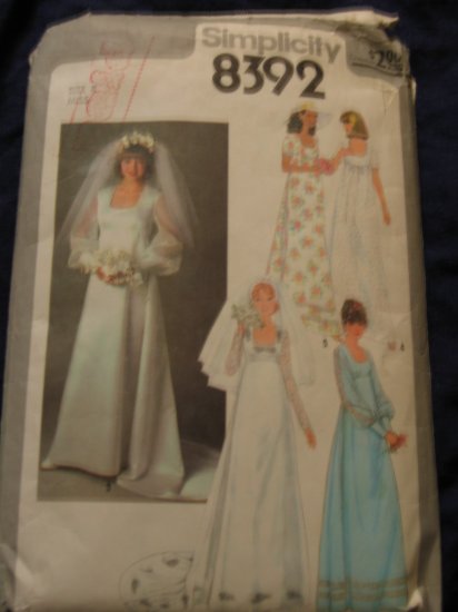 1978 VTG WEDDING GOWN pattern Simplicity 8392 size 8 Out of Print FREE US SHIPPING
