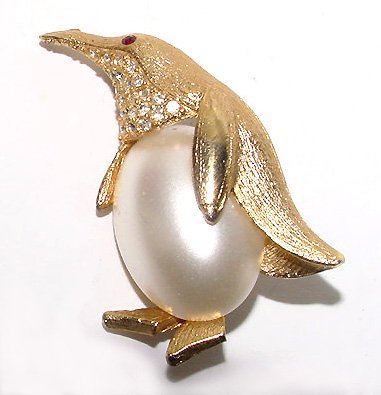 Pearl Belly Penguin Vintage Sixties Brooch - Free USA Shipping