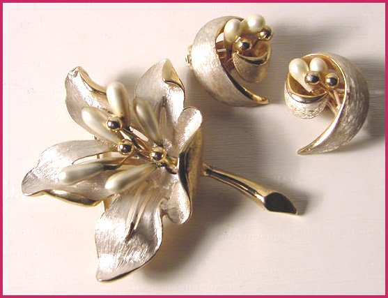Gorgeous Signed Kramer Floral Set with Pearls - Free USA Shipping