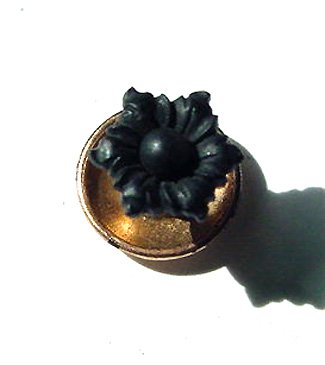 Victorian Gold and Carved Onyx Stud