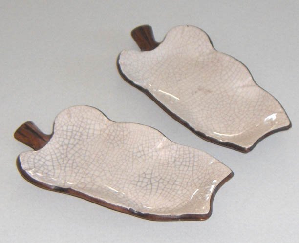 Vintage Treasure Craft Wood Stain / White Crackle Glaze Leaf Trays