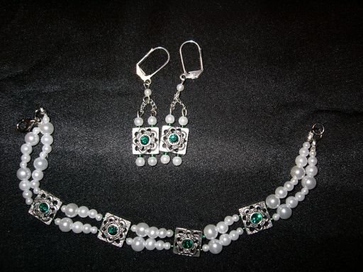 Faux Pearl bracelet and earring set