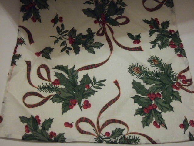 Christmas Napkins Holly Berries Bows Fabric