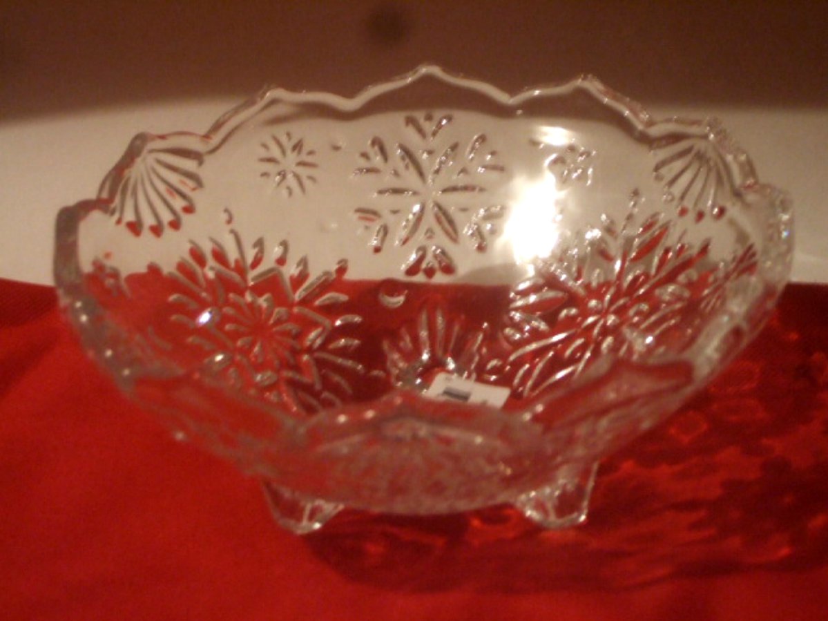 Glass Snowflakes Footed Bowl