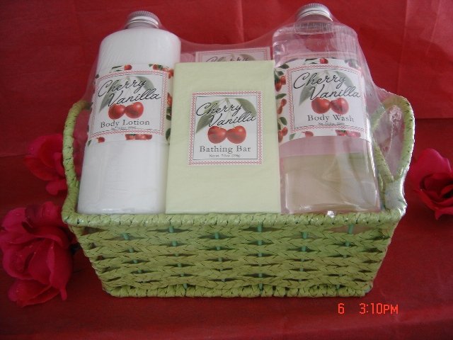 CHERRY VANILLA 4 PC BATH SET IN WOVEN BASKET