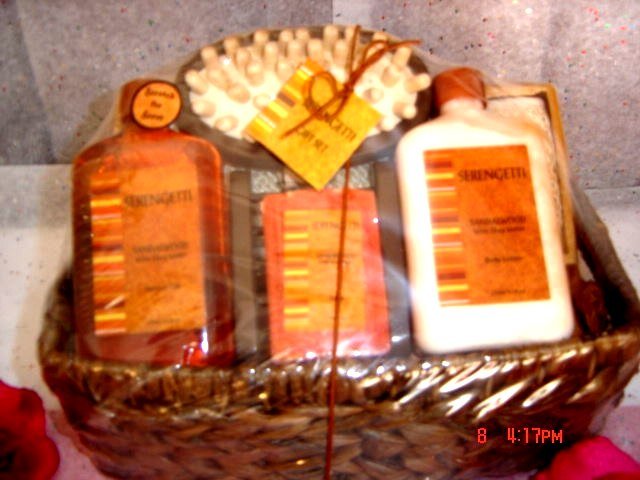 SERENGETTI 4 PC WOMEN'S BATH SET IN WOVEN BASKET