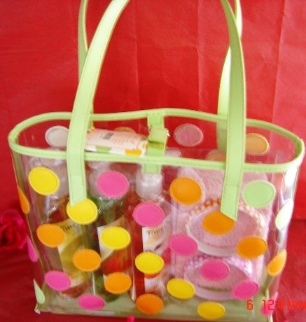 TIME OUT 3 PC 8 OZ SHOWER GELS ASSORTMENT SET W/ TOTE