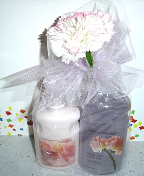 BATH & BODY WORKS SWEET PEA 2 PC BATH SET