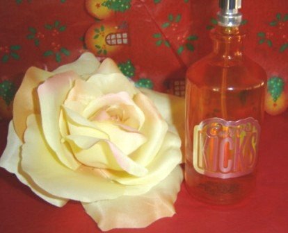 LIZ CLAIBORNE CURVE KICKS WOMEN'S 3.4 OZ SPRAY PERFUME