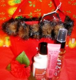 BATH & BODY WORKS 3 PC MINI JAPANESE CHERRY BLOSSOM BATHT SET W/ FELT FUR TRIMMED BAG