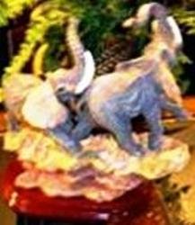 GOLDEN VALE WILD LIFE ANIMAL ELEPHANT FAMILY COLLCTIBLE FIGURINE