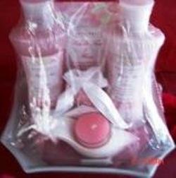 WHITE TEA & ROSE 3 PC BATH SET W/ CERAMIC BOWL