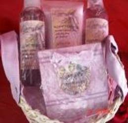 LAVENDER 4 PC 5 OZ BATH SET WITH WOVEN BASKET