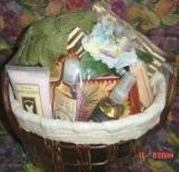 PARRIS 8 PC BATH & JOURNAL SET IN LINED WOVEN BASKET