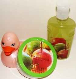 BATH & BODY WORKS TROPICAL PASSIONFRUIT 2 PC BATH GIFT SET