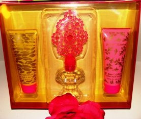 BETSY JOHNSON 3 PC 1.66 OZ WOMEN'S PERFUME & BATH GIFT SET