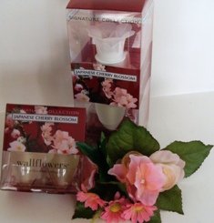 BATH & BODY WORKS JAPANESE CHERRY BLOSSOM 4 PC ROOM FRAGRANCE WALLFLOWER SET
