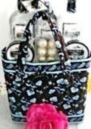 COUNTRY BLOOM FREESIA 7 PC BATH SET WITH DECORATIVE CLOTH TOTE