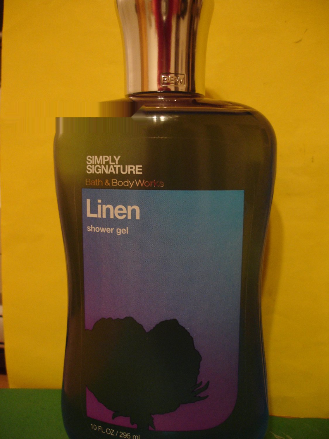Bath & Body Works Linen Shower Gel Full Size