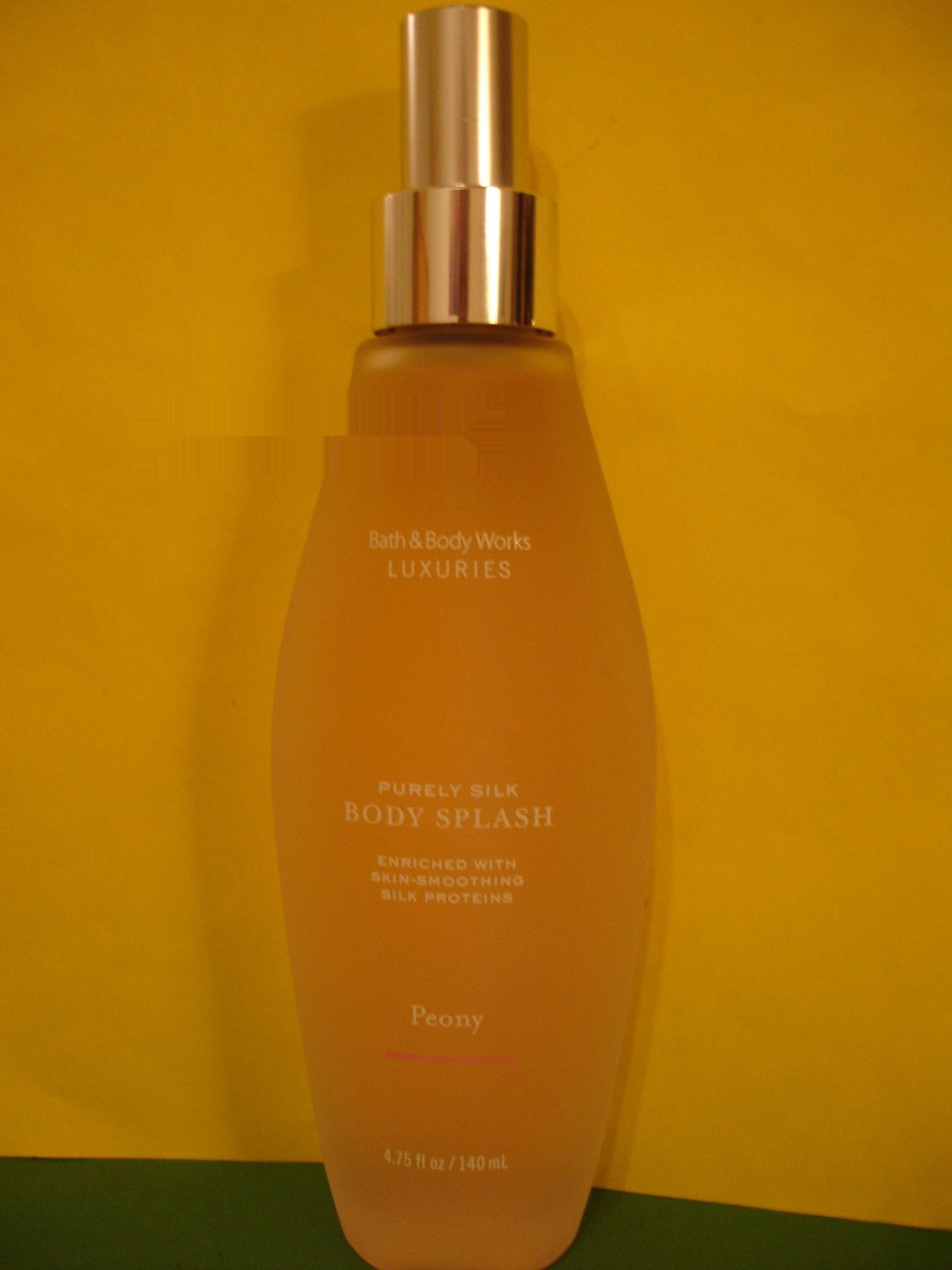 Bath and Body Works Peony Purely Silk Splash Full Size