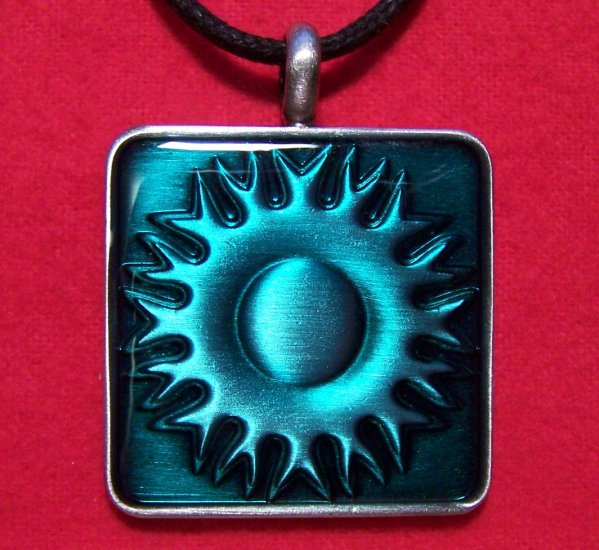 Pewter Green Celtic Sun Pattern Square Pendant Necklace