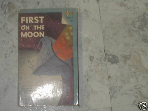 FIRST ON THE MOON HUGH WALTERS(1960 ) PB