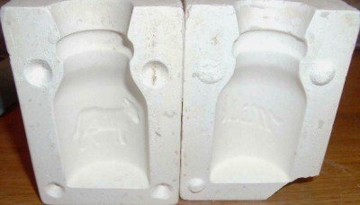 SMALL CERAMIC MOLD ~ MILK BOTTLE WITH COW ~ DECORATIONS