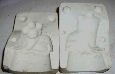 SMALL CERAMIC MOLD ~ FROG ~ DECORATIONS