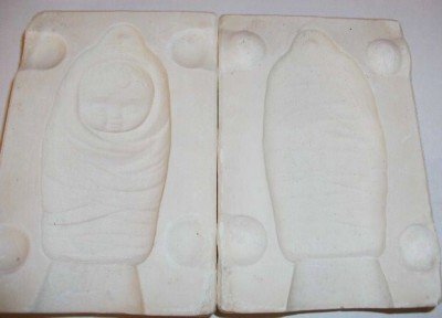 1970 CERAMIC MOLD CHRISTMAS ORNAMENT ~BABY JESUS~
