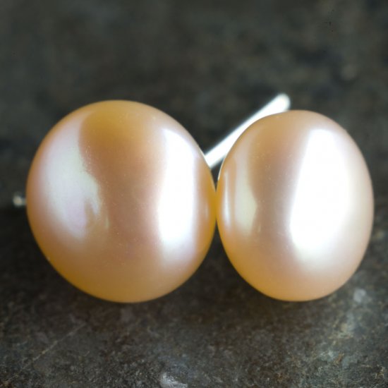 8 mm Natural Freshwater Pearl Stud Earrings, Pink