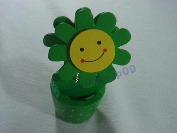 Green Wooden Desktop Flower Memo Name Card Clip