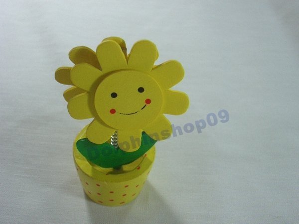Yellow Wooden Desktop Flower Memo Name Card Clip