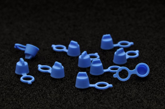 GREASE FITTING CAPS BLUE (2,000 pcs)