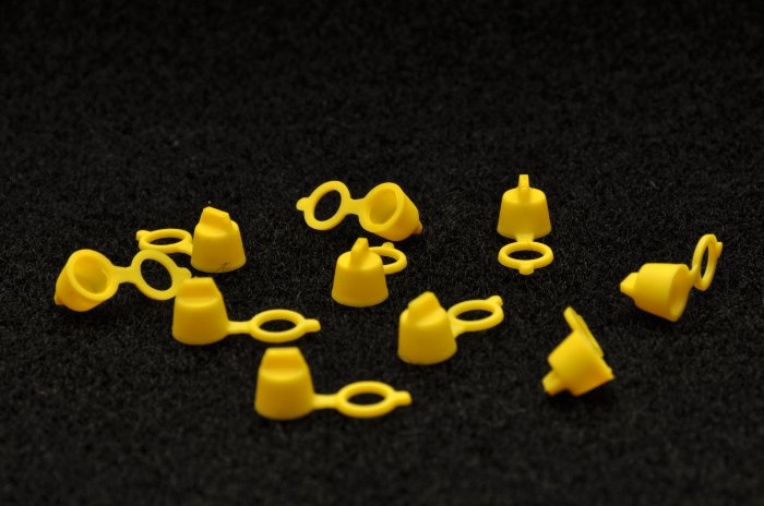 GREASE FITTING CAPS YELLOW (2,000 pcs)