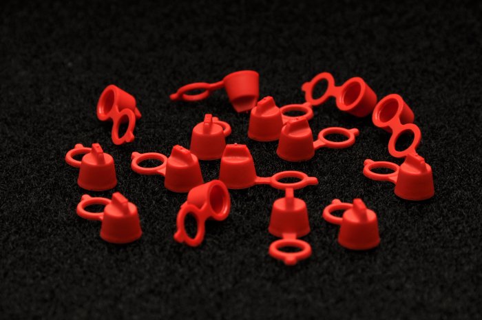 ZERK FITTING COVERS RED (100 pcs)