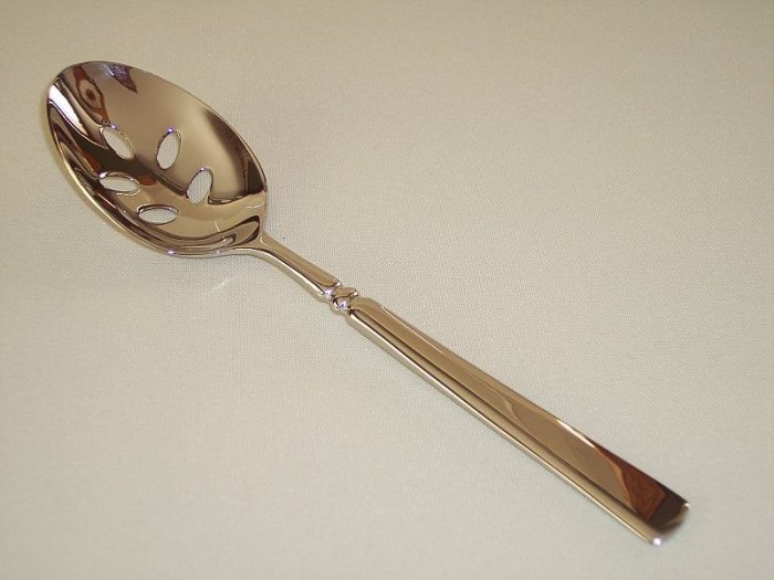 Oneida EASTON Shiny Slotted Serving Spoon