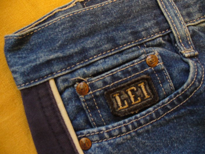 Bell bottom jeans (S)