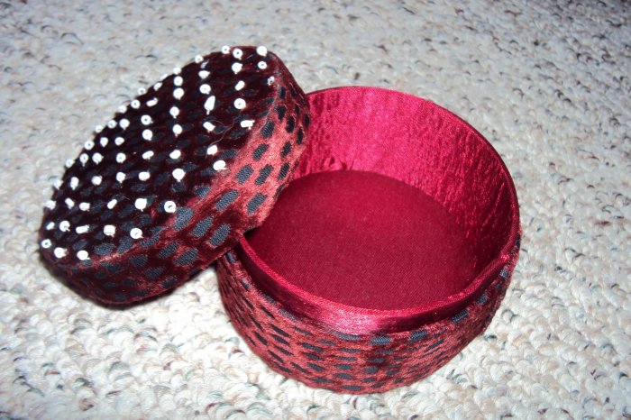 Red velvet leopard box with beads